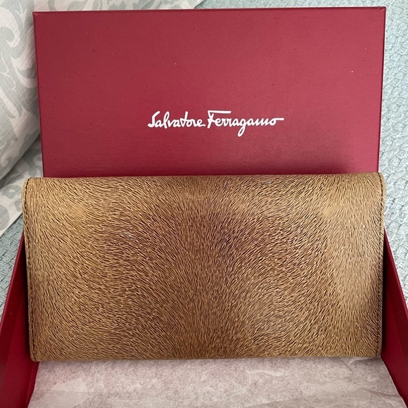 Salvatore Ferragamo brown embossed leather Gancio continental wallet with silver - Picture 2 of 8